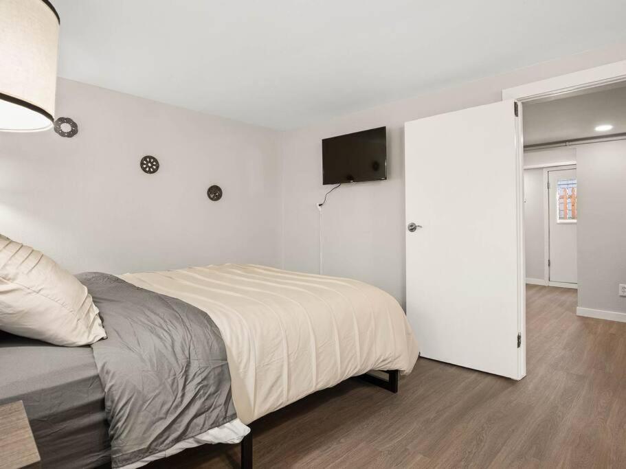Elegant Richmond Gem Nestled Up To Hawthorne Blvd. Apartment Portland Exterior photo